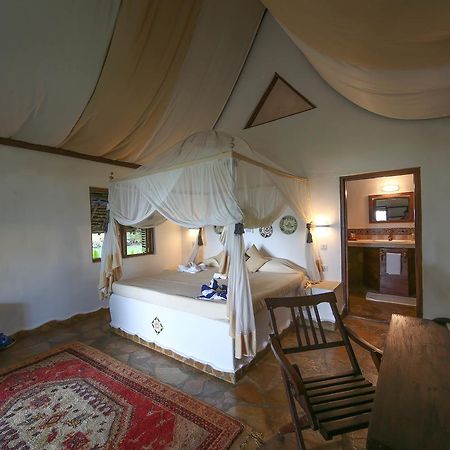 Kinasi Lodge Utende Экстерьер фото